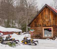 snowmobile-packages-auberge-rond