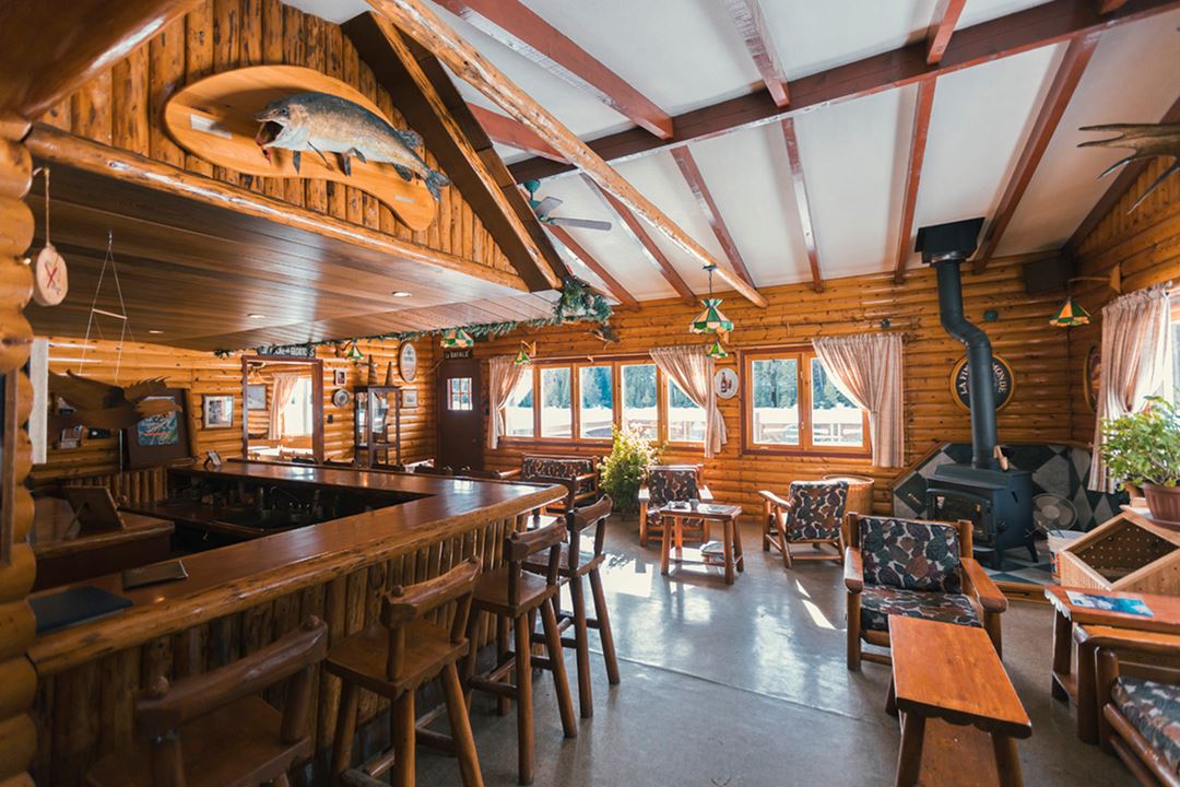 Dining room of Auberge Pourvoirie Kanamouche