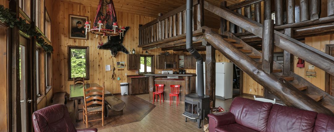 Indoor cottage at Pourvoirie Saint-Zénon